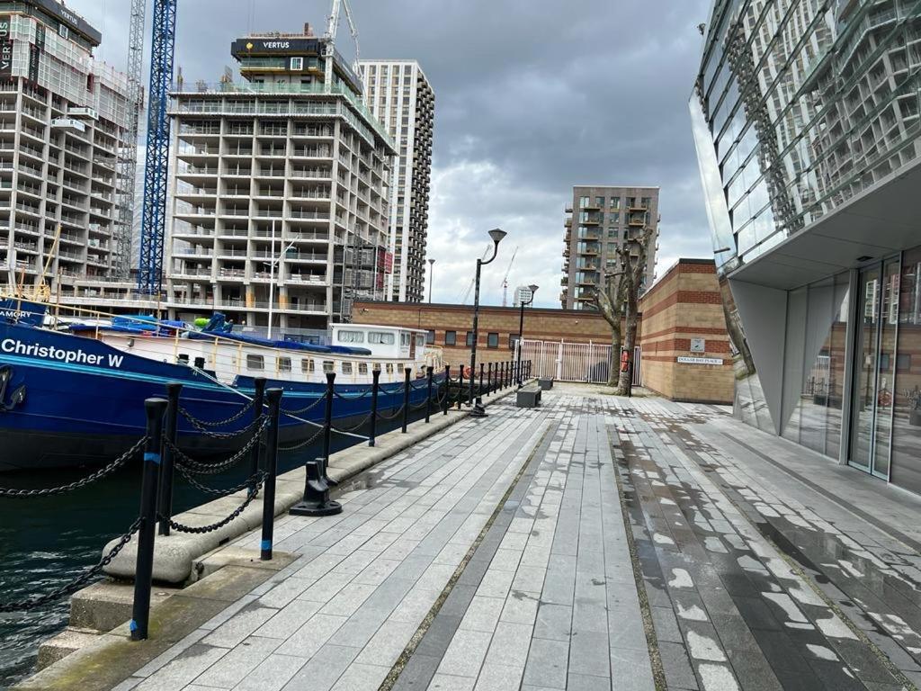 Canary Wharf Holiday Rooms London Eksteriør billede
